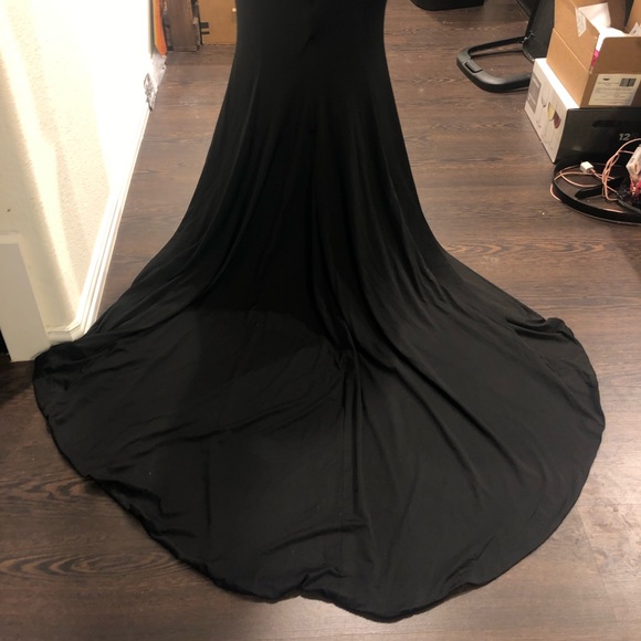 Elegant Gown - Picture 5 of 5